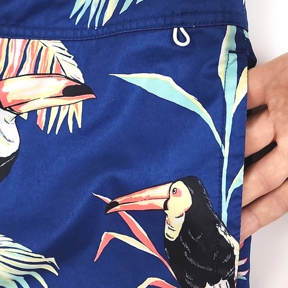 American Outfitters Men's Swim Shorts Toucan Tropical Print Blue Coral Size XL - Picture 4 of 16